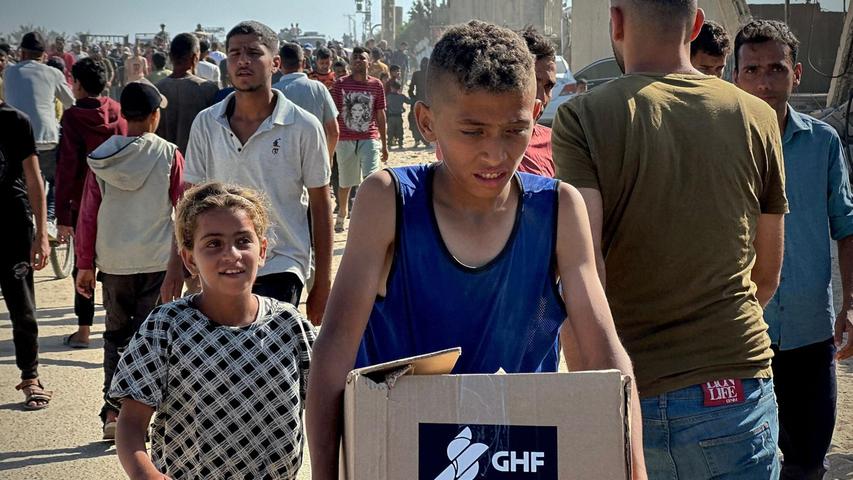 Die von Israel und den USA geförderte Stiftung GHF umgeht die Vereinten Nationen bei der Verteilung von humanitärer Hilfe. Die von Israel und den USA geförderte Stiftung GHF umgeht die Vereinten Nationen bei der Verteilung von humanitärer Hilfe.