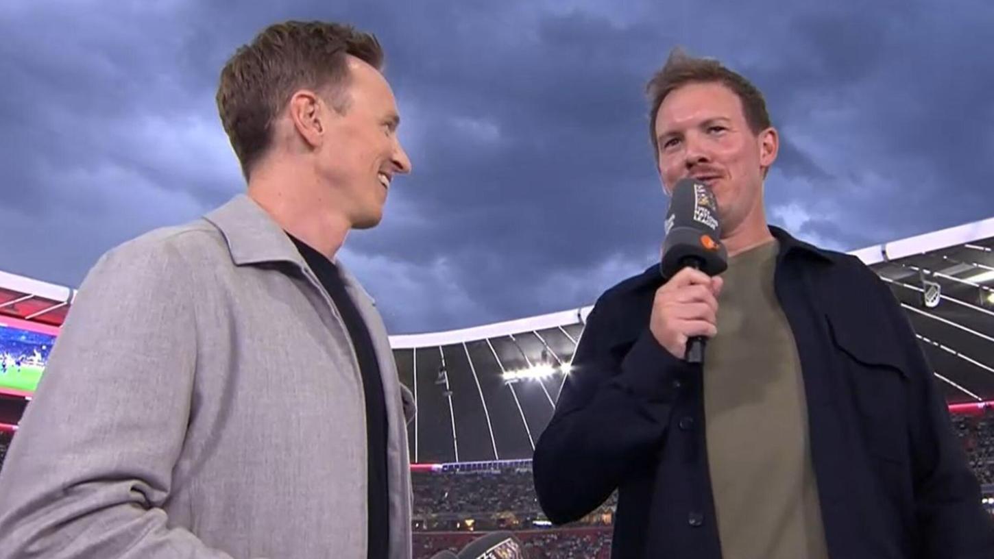 Zu viel Information: Julian Nagelsmann (r.) spricht über sein Hinterteil. Zu viel Information: Julian Nagelsmann (r.) spricht über sein Hinterteil.