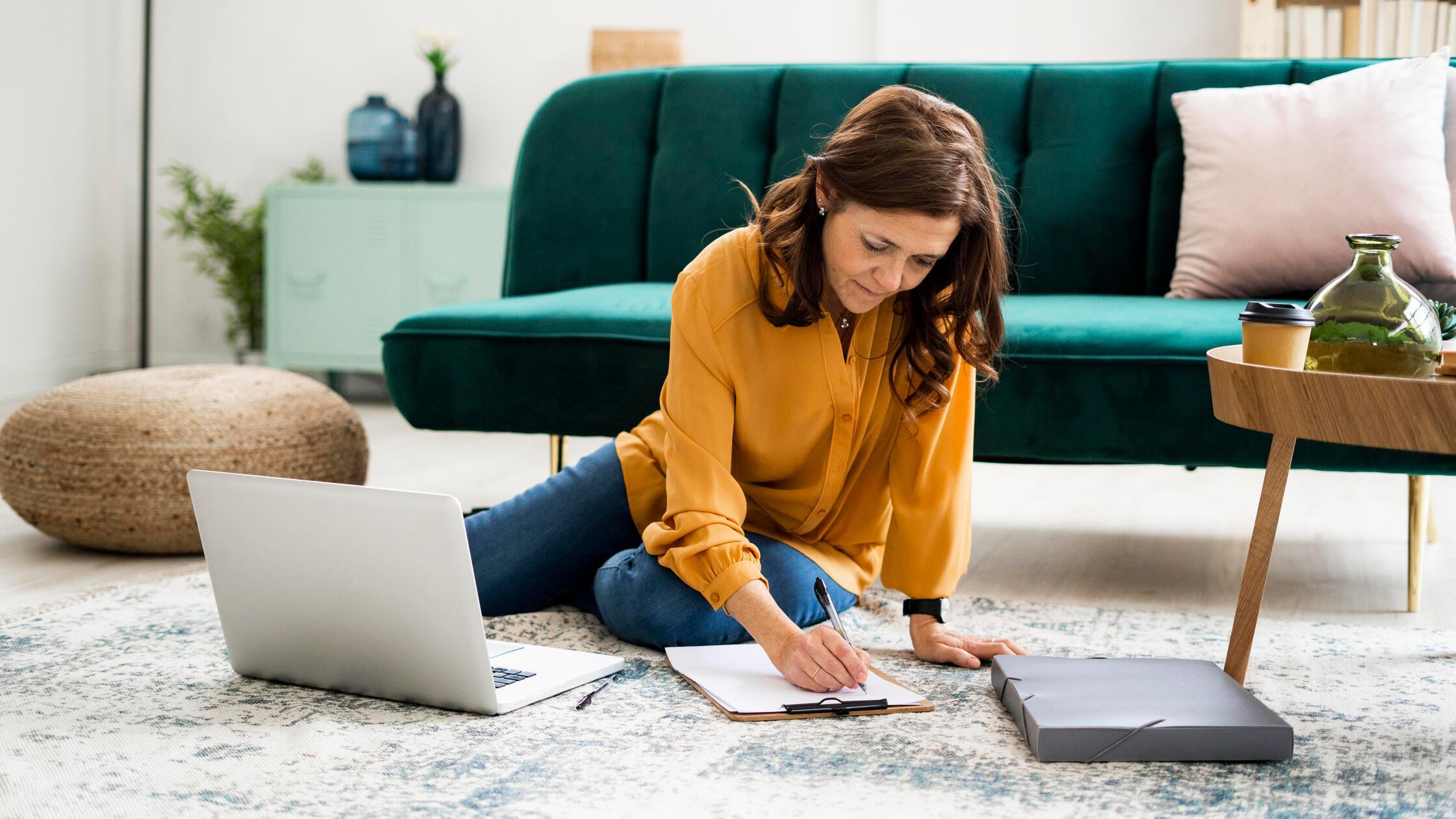 ILLUSTRATION - Gute Finanzvorsätze beginnen häufig