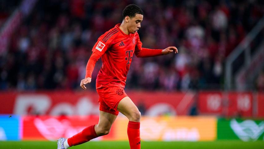 Jamal Musiala ist beim FC Bayern zurück. Jamal Musiala ist beim FC Bayern zurück.
