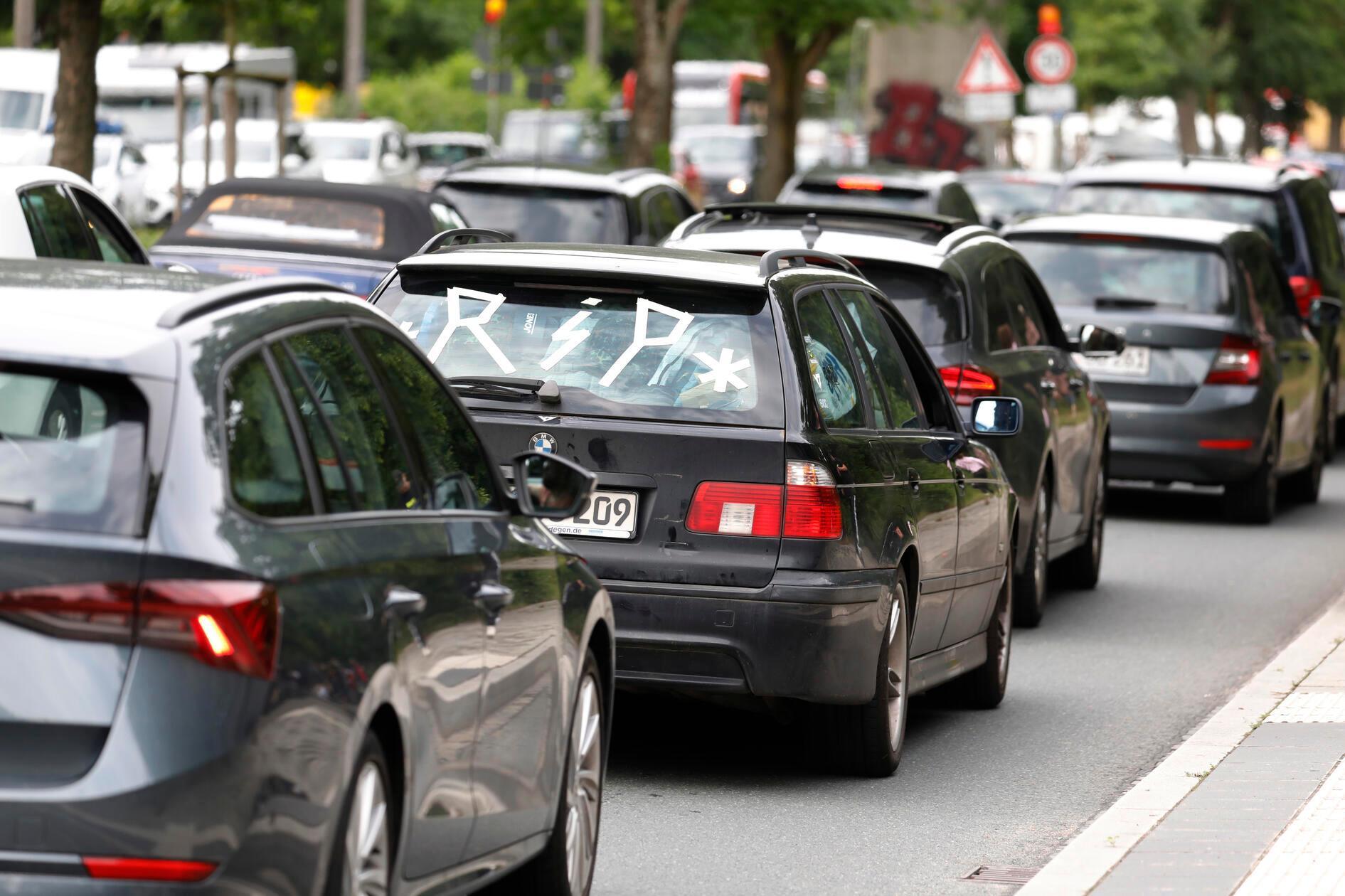 Auch auf den Straßen war das bemerkbar.