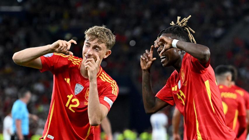 Hatten Spaß gegen Frankreich: Dean Huijsen und Nico Williams Hatten Spaß gegen Frankreich: Dean Huijsen und Nico Williams