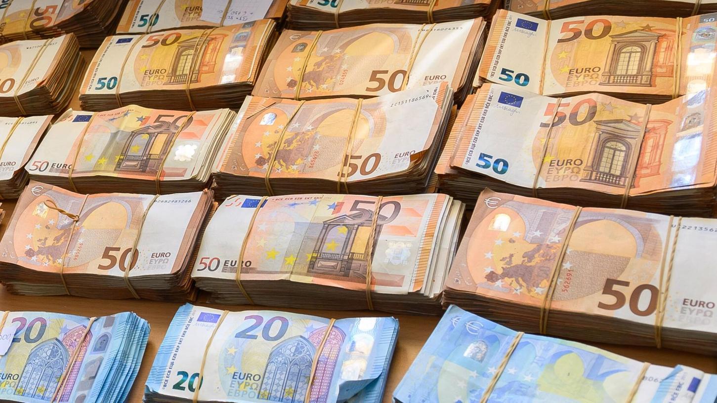 Selbst zahlen Steuern wohl nur die wenigsten Menschen gern - in Summe sind die Einnahmen aber entscheidend für einen funktionierenden Staat. (Symbolbild) Selbst zahlen Steuern wohl nur die wenigsten Menschen gern - in Summe sind die Einnahmen aber entscheidend für einen funktionierenden Staat. (Symbolbild)