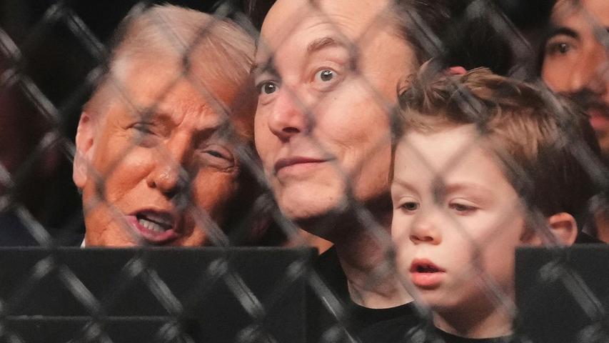 Noch im April zeigten sich Musk und Trump zusammen bei einem Wrestling-Turnier. (Archivbild) Noch im April zeigten sich Musk und Trump zusammen bei einem Wrestling-Turnier. (Archivbild)