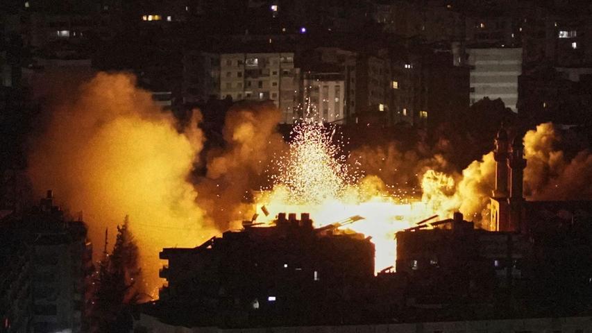 Erneut griff Israels Luftwaffe Ziele im Libanon an. Erneut griff Israels Luftwaffe Ziele im Libanon an.