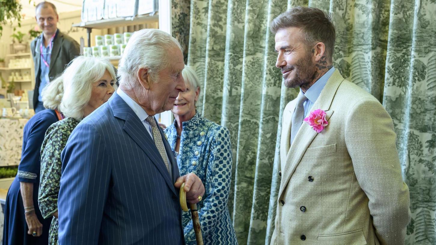 David Beckham (r) ist großer Verehrer des britischen Königshauses. (Archivbild) David Beckham (r) ist großer Verehrer des britischen Königshauses. (Archivbild)