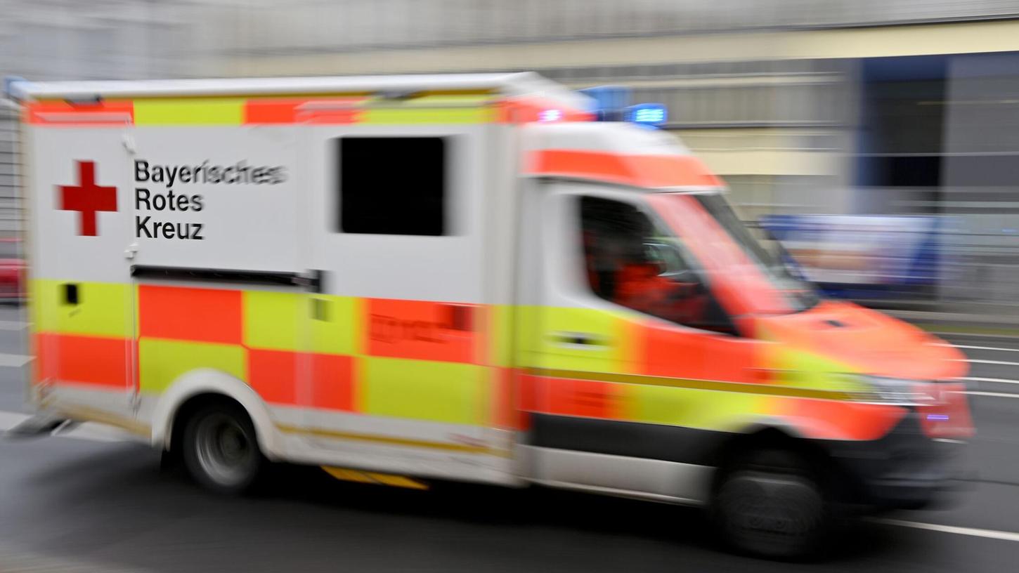 Knapp eine Woche nach dem Unfall ist der Mann seinen Verletzungen erlegen. (Symbolbild) Knapp eine Woche nach dem Unfall ist der Mann seinen Verletzungen erlegen. (Symbolbild)