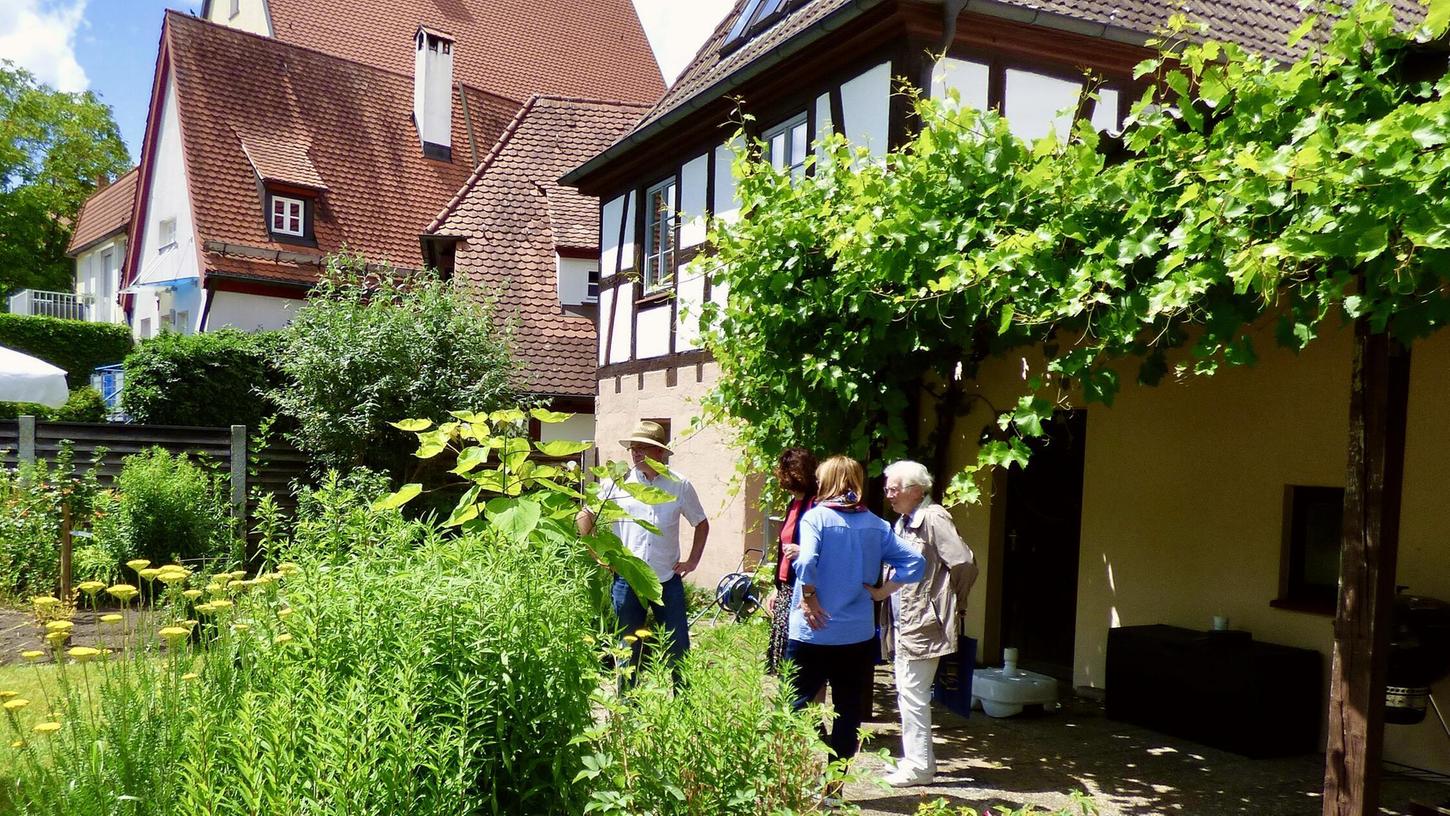 Am Hinterhoftag können nicht nur öffentliche Gärten besucht werden. Auch Privatleute öffnen ihre Pforten. Am Hinterhoftag können nicht nur öffentliche Gärten besucht werden. Auch Privatleute öffnen ihre Pforten.