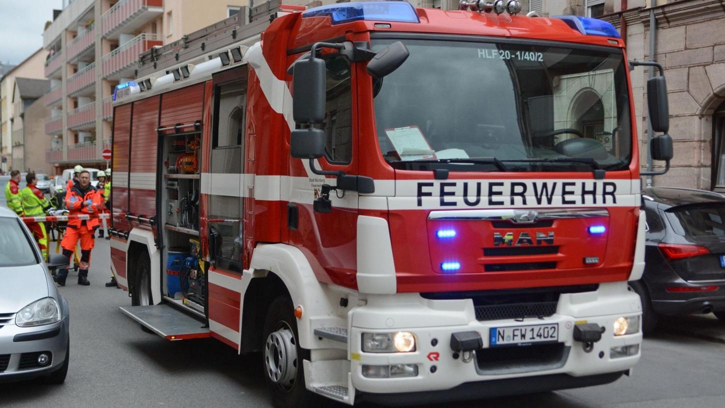 Die Feuerwehr musste in Eberhardshof gleich zu zwei Kellerbränden. (Symbolbild) Die Feuerwehr musste in Eberhardshof gleich zu zwei Kellerbränden. (Symbolbild)