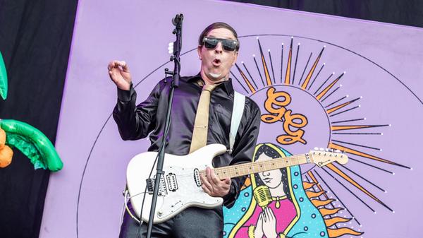 Die amerikanische Punk-Rock-Band wurde im Jahr 1995 gegründet. Die Band-Mitglieder stammen aus anderen bekannten Bands wie NOFX, Lagwagon und den Foo Fighters.