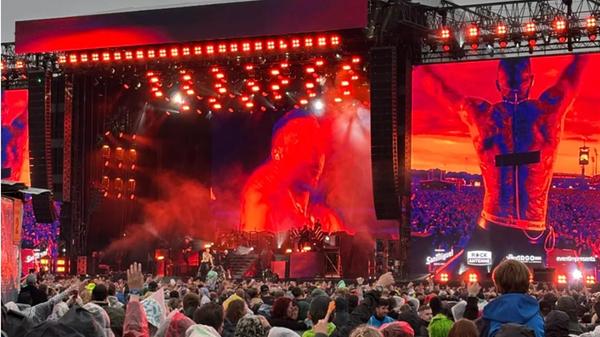 Kontra K lieferte am Freitagabend eine Show auf der Utopia Stage ab.