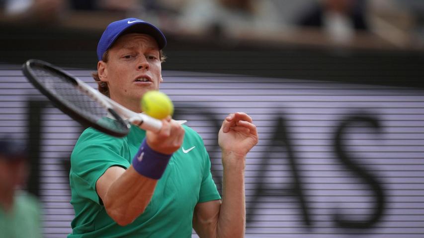 Jannik Sinner ist in Paris einfach unaufhaltsam. Auch Novak Djokovic kann ihn nicht stoppen. Jannik Sinner ist in Paris einfach unaufhaltsam. Auch Novak Djokovic kann ihn nicht stoppen.