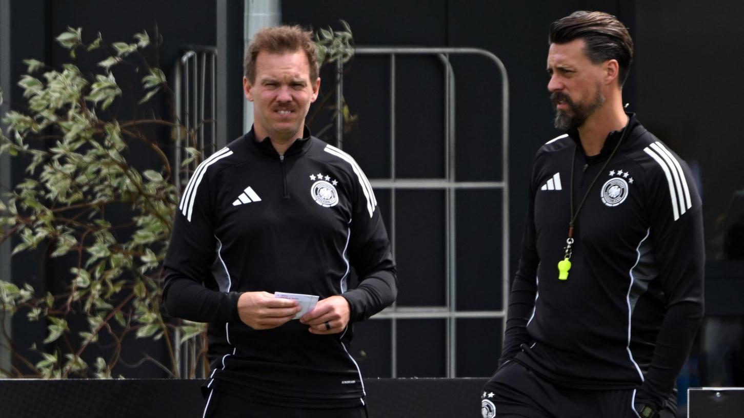 Julian Nagelsmann (l) und Sandro Wagner beim letzten gemeinsamen DFB-Training. Julian Nagelsmann (l) und Sandro Wagner beim letzten gemeinsamen DFB-Training.