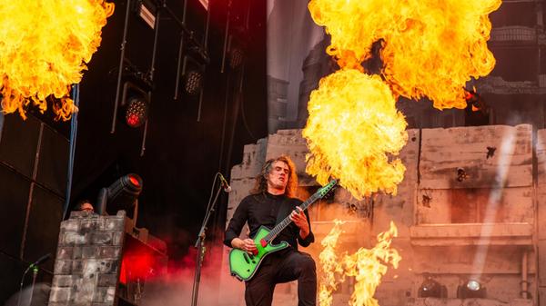 1995 unter dem Namen "Before The Fall" gegründet, gilt Heaven Shall Burn inzwischen als einer der wichtigsten Vertreter ihres Genres in Deutschland.