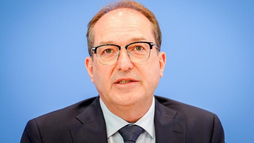 Innenminister Alexander Dobrindt setzt auf eine höchstrichterliche Klärung vor dem EuGH. (Archivbild) Innenminister Alexander Dobrindt setzt auf eine höchstrichterliche Klärung vor dem EuGH. (Archivbild)