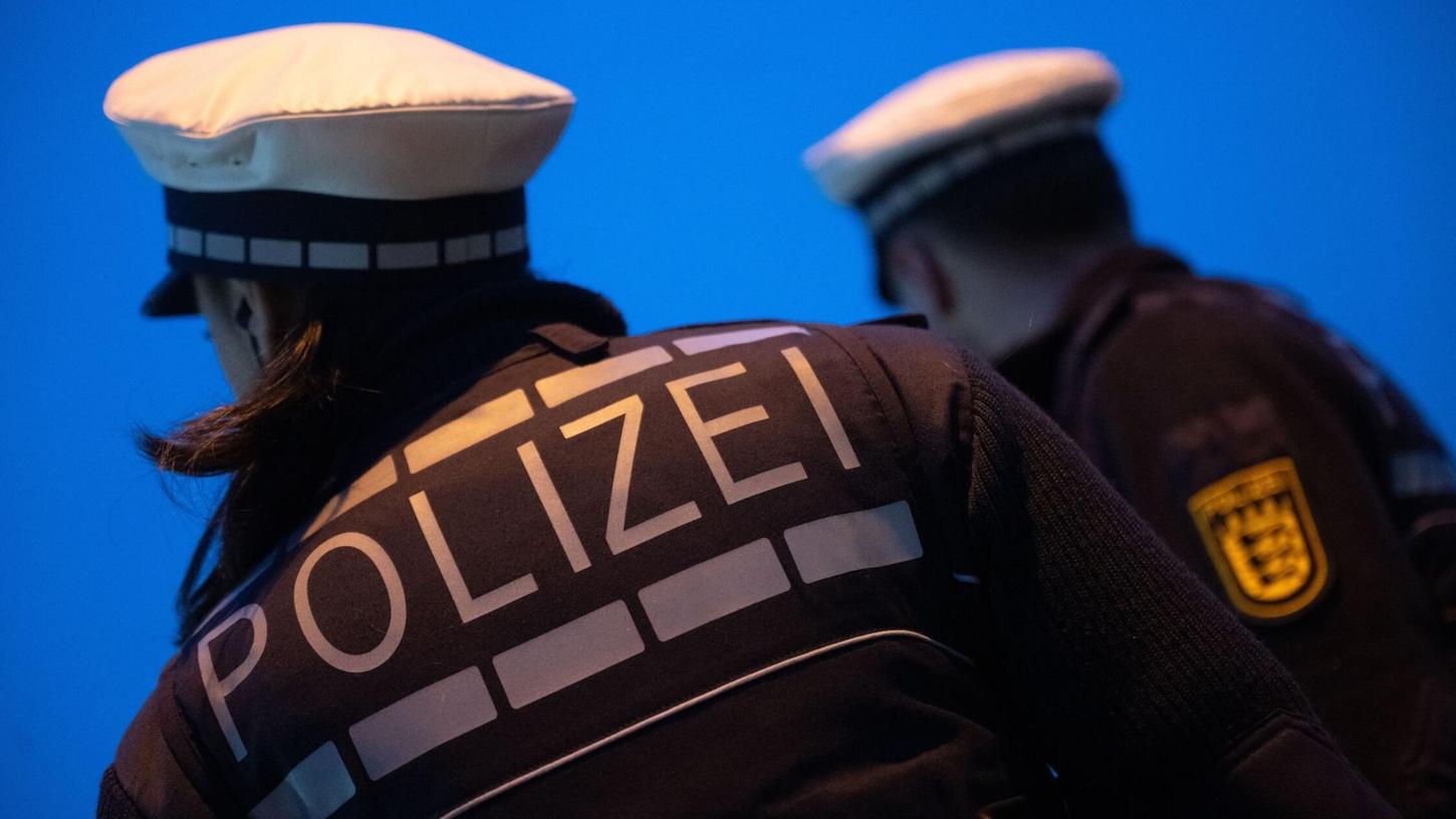 Wenig Delikte gab es am zweiten Tag der Erlanger Bergkirchweih, die Polizei musste kaum eingreifen (Symbolbild). Wenig Delikte gab es am zweiten Tag der Erlanger Bergkirchweih, die Polizei musste kaum eingreifen (Symbolbild).