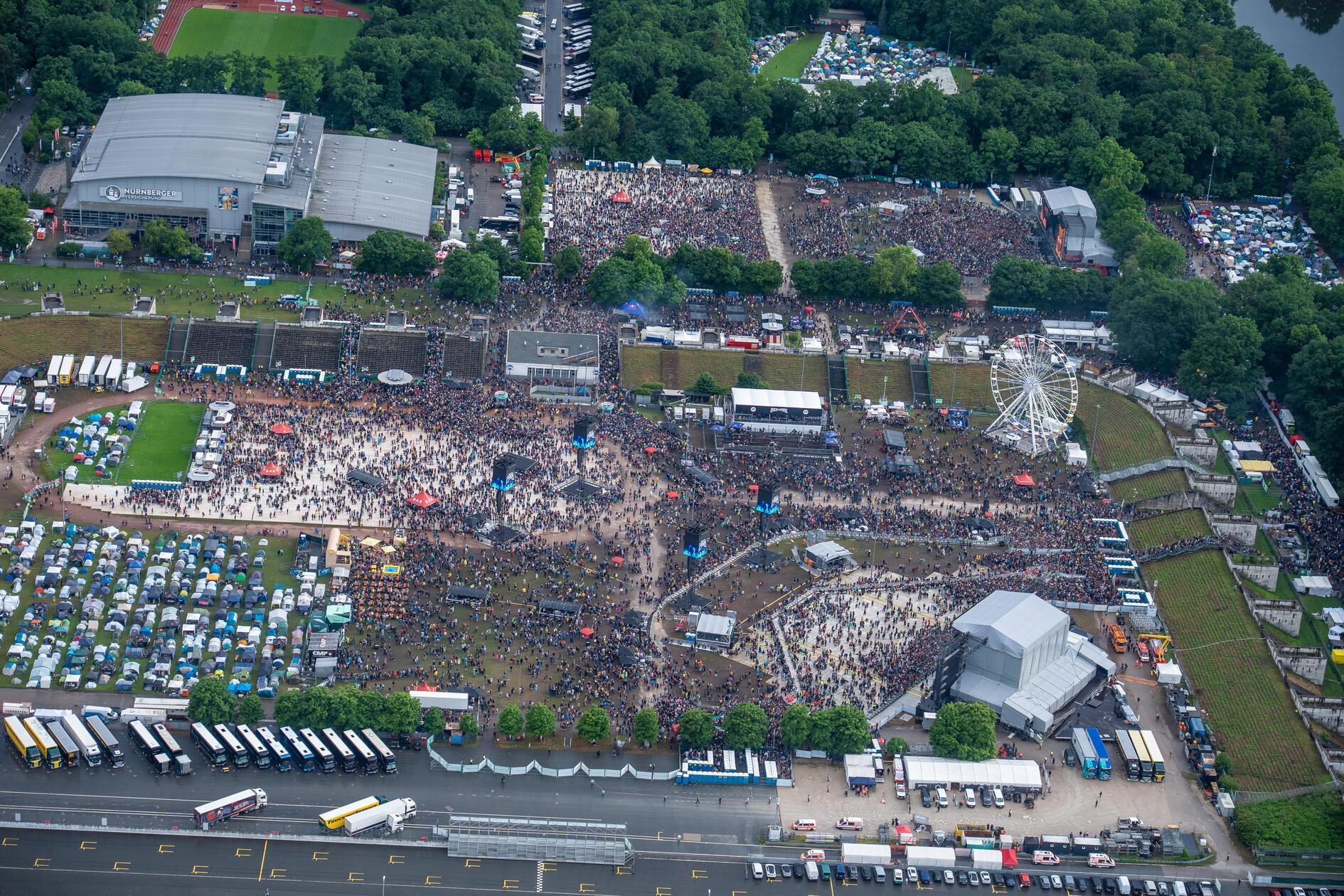 Das Gelände des Festivals Rock im Park in Nürnberg erstreckt sich über eine weite Fläche.
