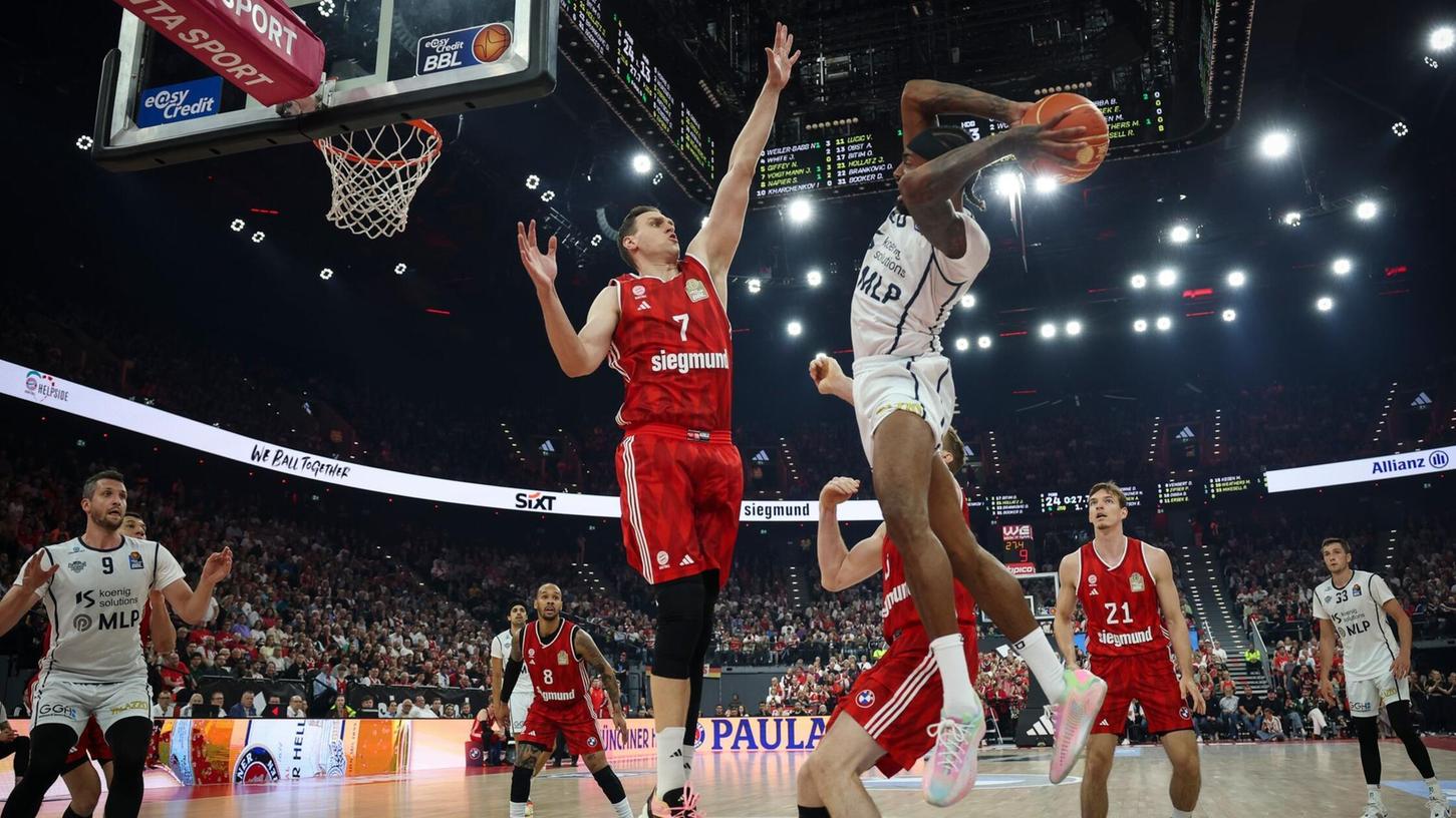Bayerns Basketballer stehen nach einem deutlichen Erfolg vor dem Einzug ins Playoff-Finale. Bayerns Basketballer stehen nach einem deutlichen Erfolg vor dem Einzug ins Playoff-Finale.