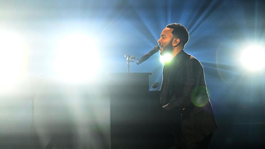 Die emotionalsten Momente gab es, wenn John Legend allein am Klavier saß. Die emotionalsten Momente gab es, wenn John Legend allein am Klavier saß.