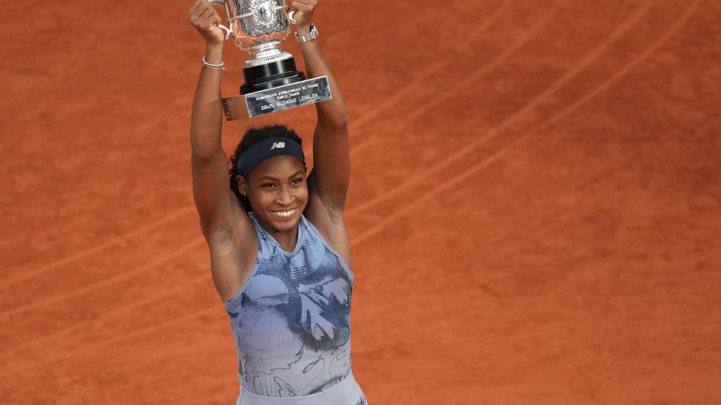 Coco Gauff dachte im Moment des Triumphs auch an die Minderheiten in den USA, die unter dem aktuellen Präsidenten Donald Trump leiden. Coco Gauff dachte im Moment des Triumphs auch an die Minderheiten in den USA, die unter dem aktuellen Präsidenten Donald Trump leiden.