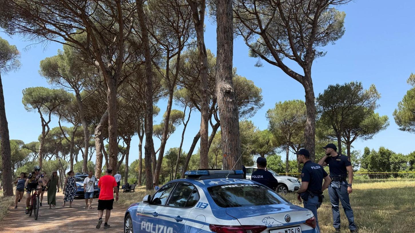 In dem beliebten Park wurden die Leichen einer Frau und eines Kleinkindes entdeckt. In dem beliebten Park wurden die Leichen einer Frau und eines Kleinkindes entdeckt.