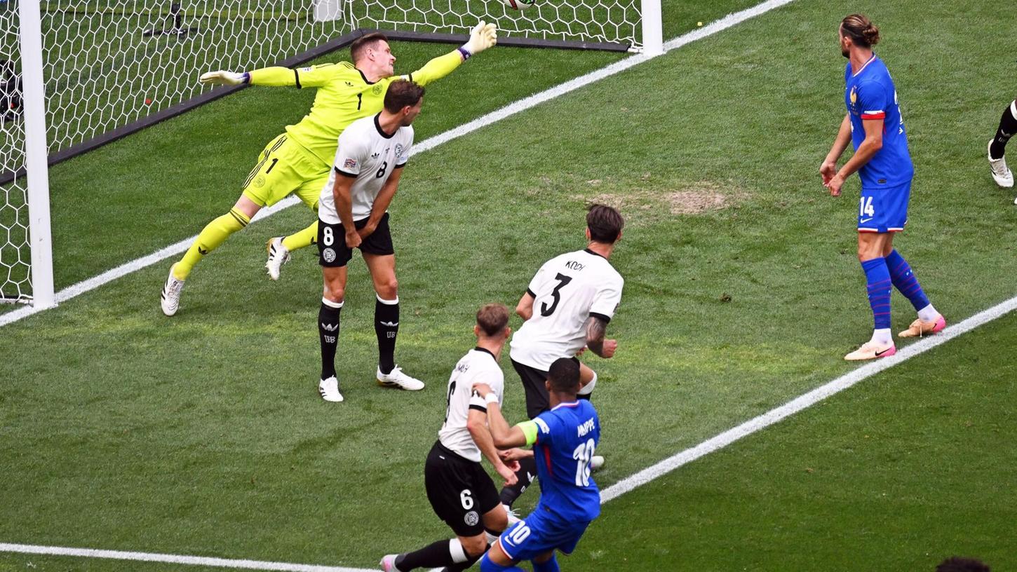 Kylian Mbappé erzielt das 1:0. Torwart Marc-André ter Stegen hechtet vergebens. Kylian Mbappé erzielt das 1:0. Torwart Marc-André ter Stegen hechtet vergebens.
