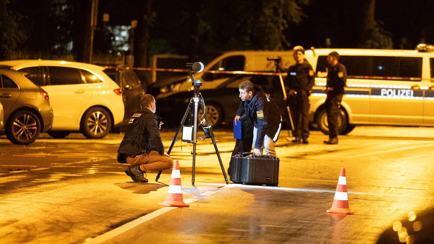 Zu einem polizeilichen Schusswaffengebrauch kam es am Samstagabend in München im Bereich der Theresienhöhe. Zu einem polizeilichen Schusswaffengebrauch kam es am Samstagabend in München im Bereich der Theresienhöhe.