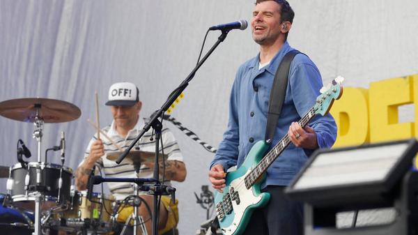 Die Sportis teilten sich ihren Auftritt mit der Sängerin Soffie und den Subways.