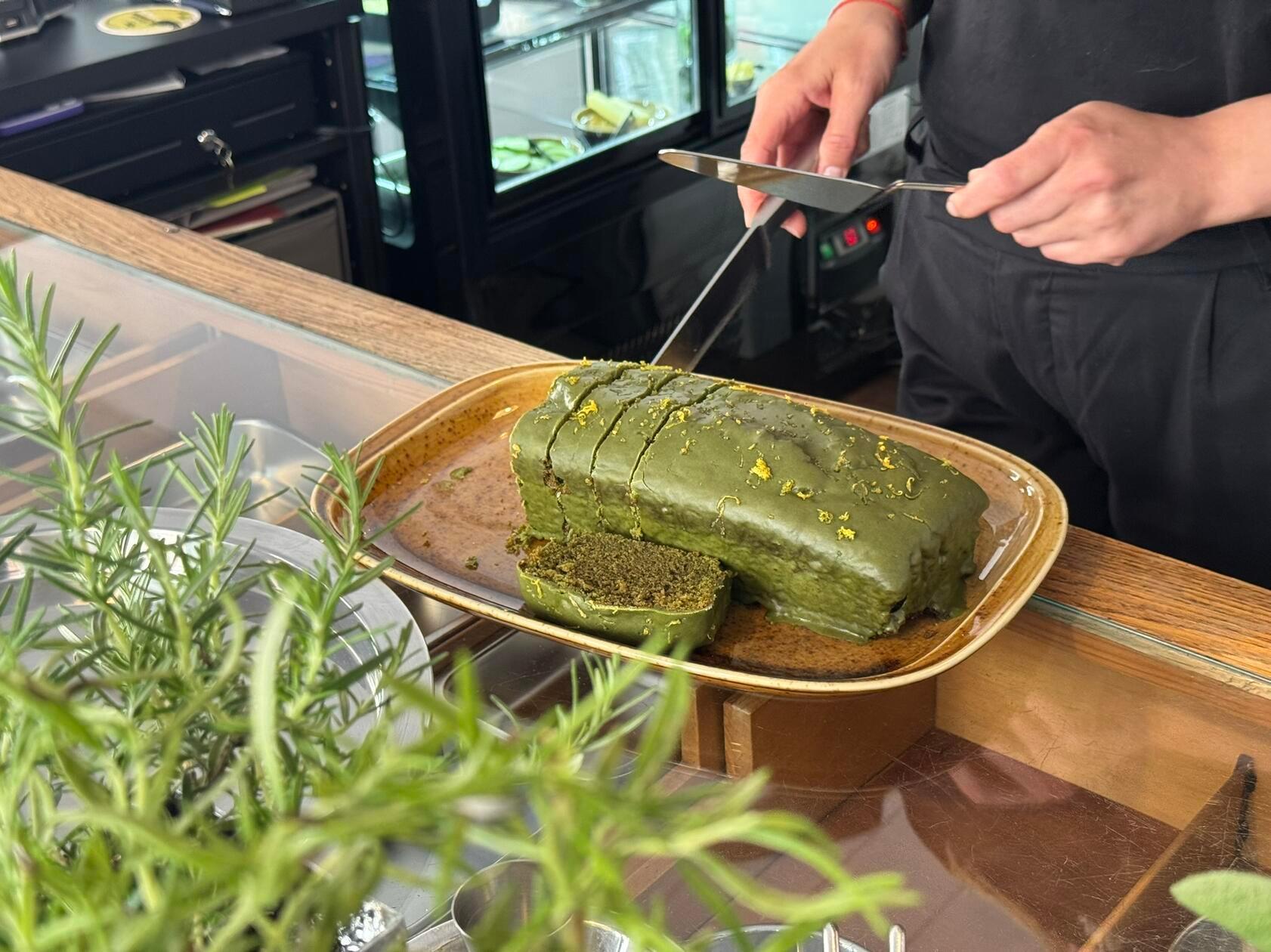 Neben Matchakuchen …