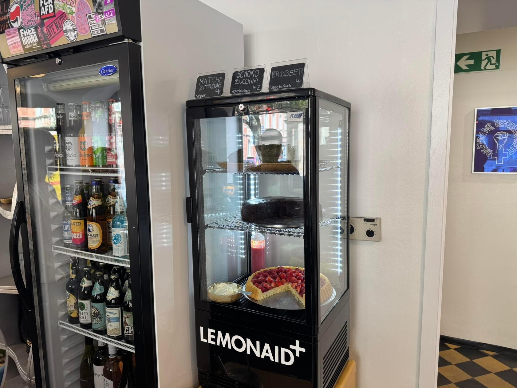 Natürlich gibt es hier auch Getränke aller Art, Matcha, Kaffee oder Lavendel-Spritz.