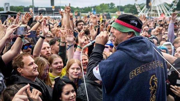07.06.2025, Bayern, Nürnberg: Der Sänger der deuts