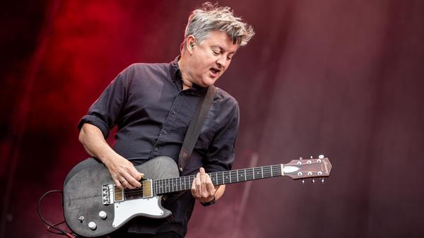 Frank Turner ist ein britischer Singer-Songwriter, der aus der Hardcore-Punk-Band Million Dead bekannt ist.