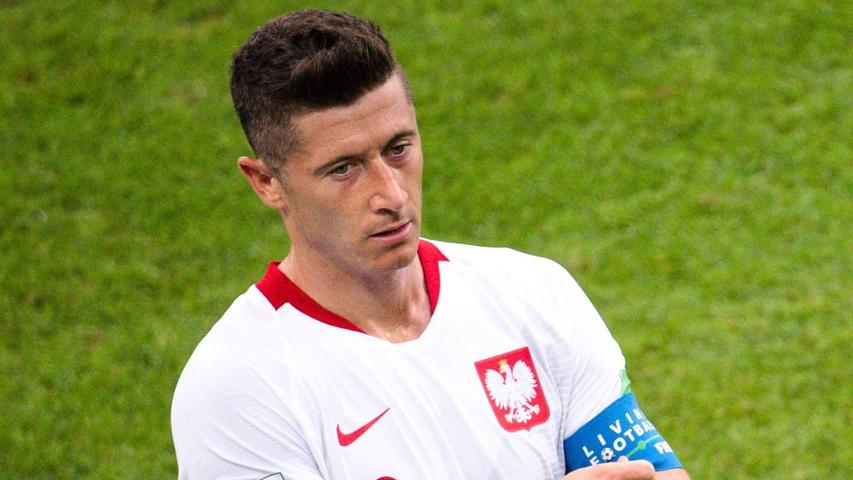 Künftig nicht mehr Kapitän? Robert Lewandowski ist sauer. Künftig nicht mehr Kapitän? Robert Lewandowski ist sauer.