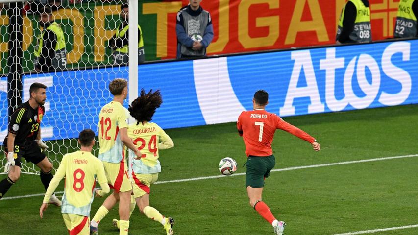 Ronaldo ist auch mit 40 Jahren für Tore und Titel gut. Ronaldo ist auch mit 40 Jahren für Tore und Titel gut.