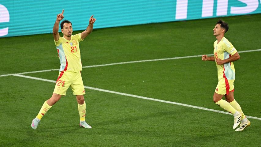 Spanien kommt nicht an die Gala-Vorstellung des Halbfinales heran. Spanien kommt nicht an die Gala-Vorstellung des Halbfinales heran.