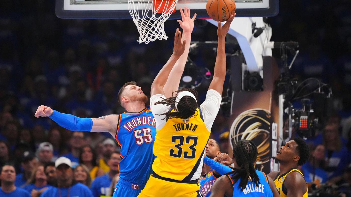 Isaiah Hartenstein sorgte mit seiner Defensive für Stabilität. Isaiah Hartenstein sorgte mit seiner Defensive für Stabilität.