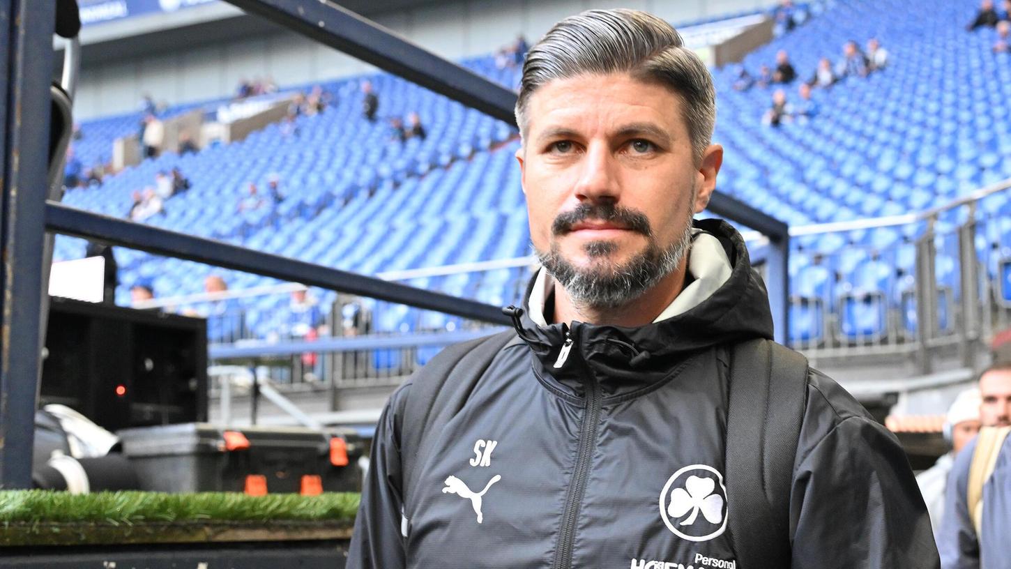 Blick nach oben: Stefan Kleineheismann trainiert künftig einen Drittligisten. Blick nach oben: Stefan Kleineheismann trainiert künftig einen Drittligisten.