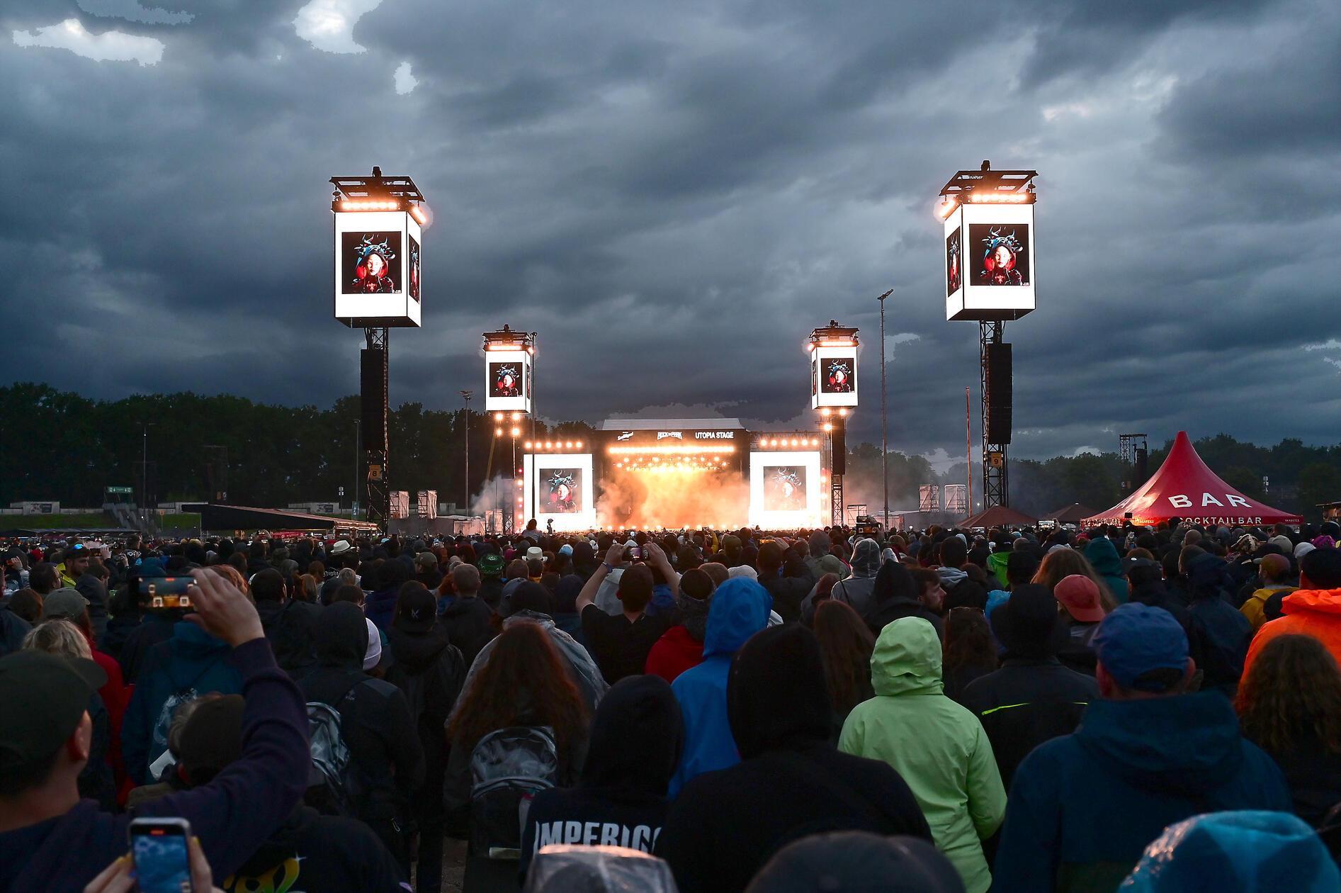 Prall gefüllt waren die Publikumsreihen - für viele Fans war die Band aus dem britischen Sheffield das Highlight des Rock-im-Park-Wochenendes.