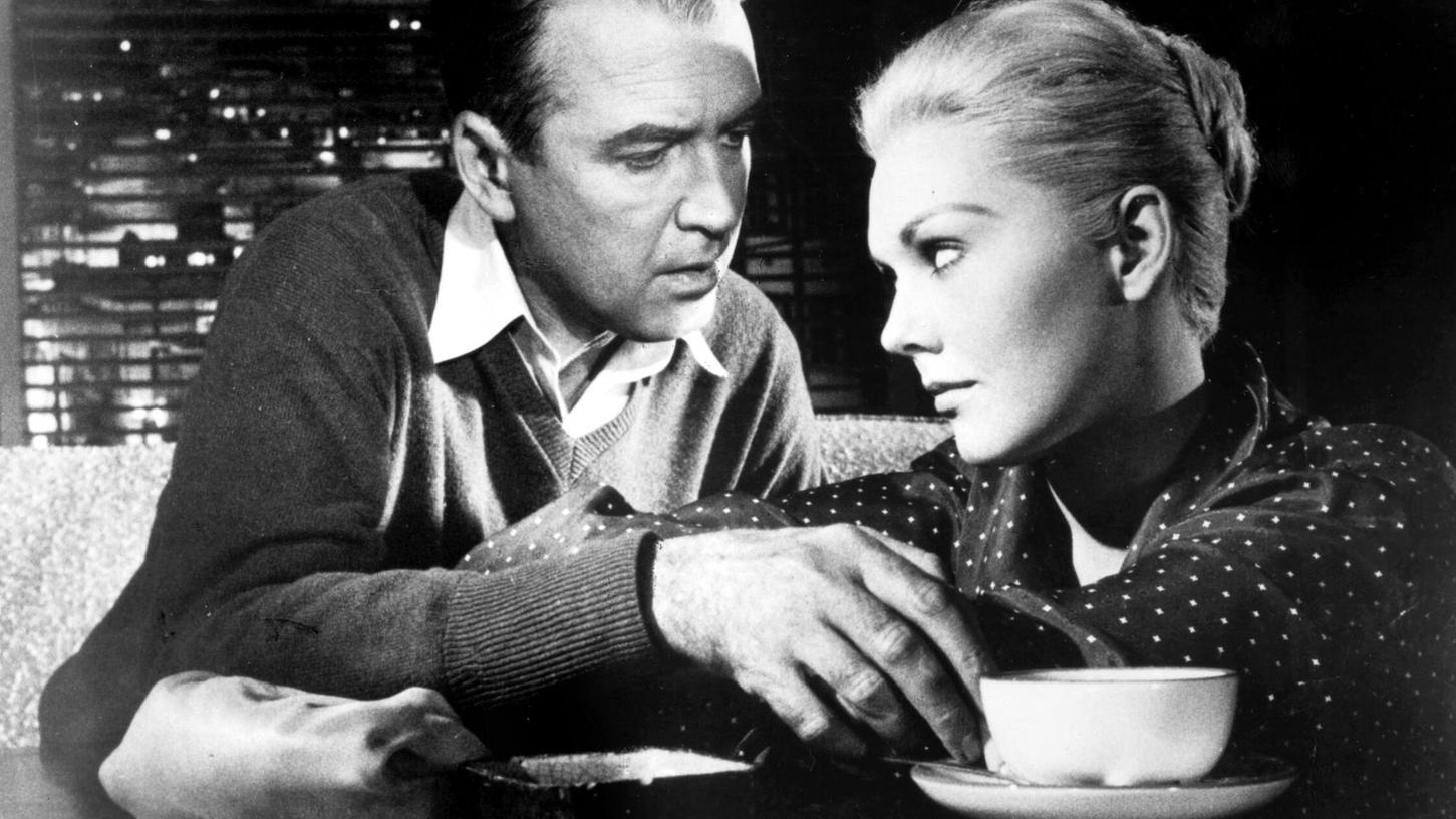 Kim Novak - hier im Hitchcock-Klassiker „Vertigo“ - erhält einen Goldenen Löwen für ihr Lebenswerk. (Archivfoto) Kim Novak - hier im Hitchcock-Klassiker „Vertigo“ - erhält einen Goldenen Löwen für ihr Lebenswerk. (Archivfoto)