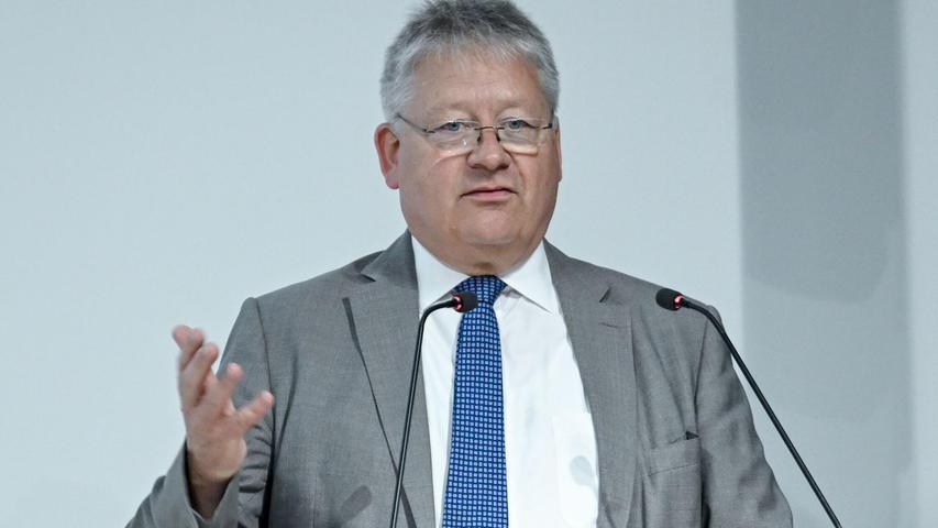 Der bisherige BND-Präsident Bruno Kahl wird neuer deutscher Vertreter beim Heiligen Stuhl in Rom. Der bisherige BND-Präsident Bruno Kahl wird neuer deutscher Vertreter beim Heiligen Stuhl in Rom.