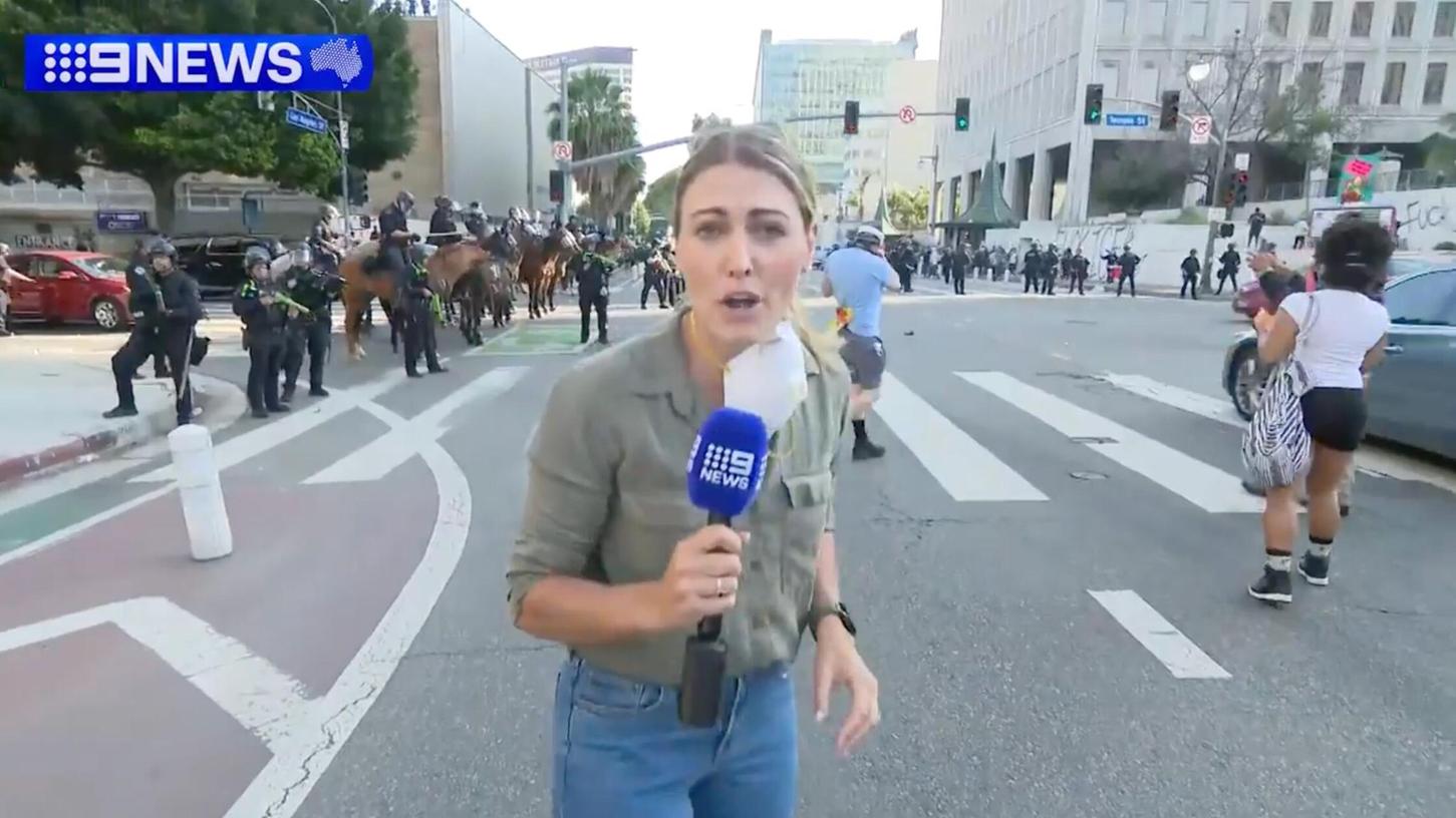 Die Demonstrationen gegen die Abschiebung von Einwanderern ohne Papiere führen teils zu gefährlichen Momenten. Die Demonstrationen gegen die Abschiebung von Einwanderern ohne Papiere führen teils zu gefährlichen Momenten.