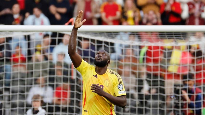 Romelu Lukaku brachte Belgien per Handelfmeter in Führung. Romelu Lukaku brachte Belgien per Handelfmeter in Führung.