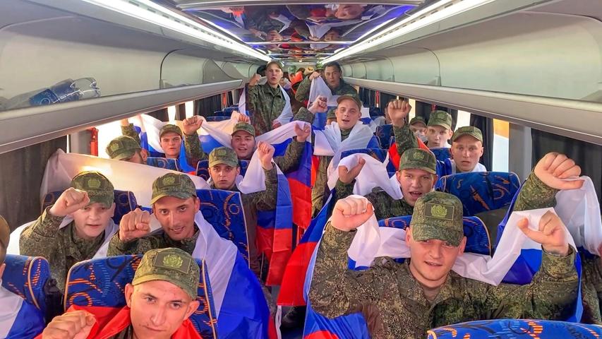 Russland und die Ukraine haben erneut Gefangene ausgetauscht. Russland und die Ukraine haben erneut Gefangene ausgetauscht.