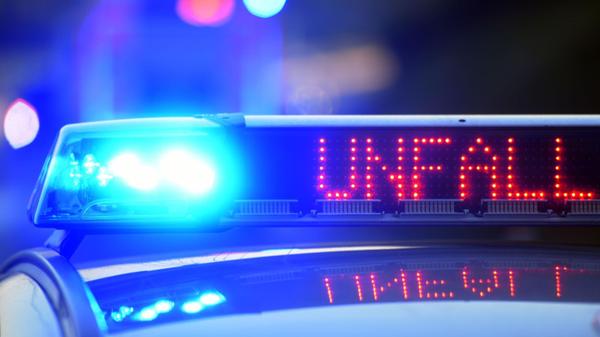 Polizei sichert Unfallstelle387.jpg