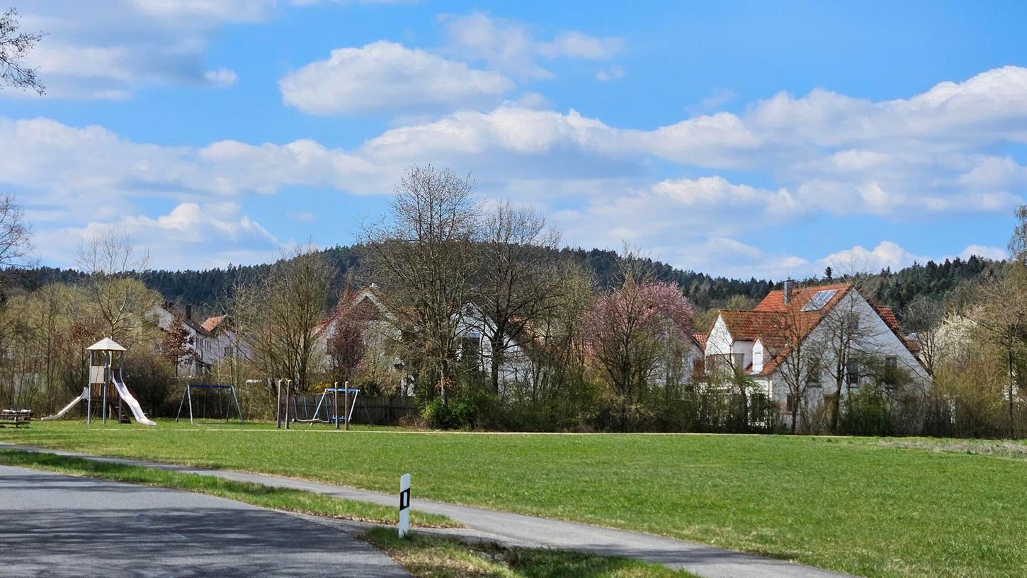 Die Zeugenberge, hier hinter Tyrolsberg, seien nicht geeignet für Windräder, findet der Bund Naturschutz. Die Zeugenberge, hier hinter Tyrolsberg, seien nicht geeignet für Windräder, findet der Bund Naturschutz.