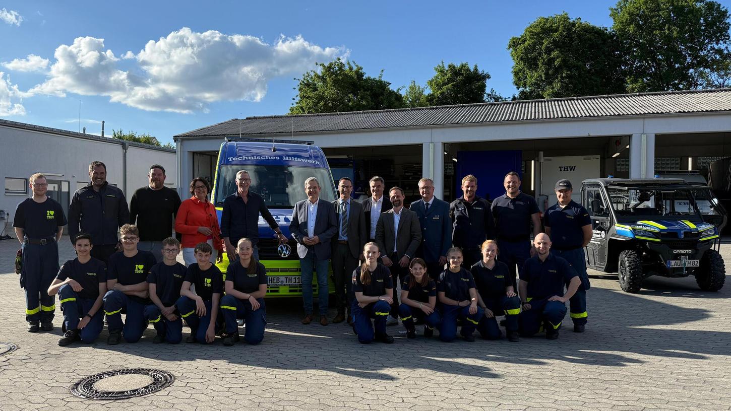 Viele Sponsoren aus Hersbruck unterstützen die Anschaffung des neuen Jugendfahrzeugs fürs THW im Landkreis. Viele Sponsoren aus Hersbruck unterstützen die Anschaffung des neuen Jugendfahrzeugs fürs THW im Landkreis.