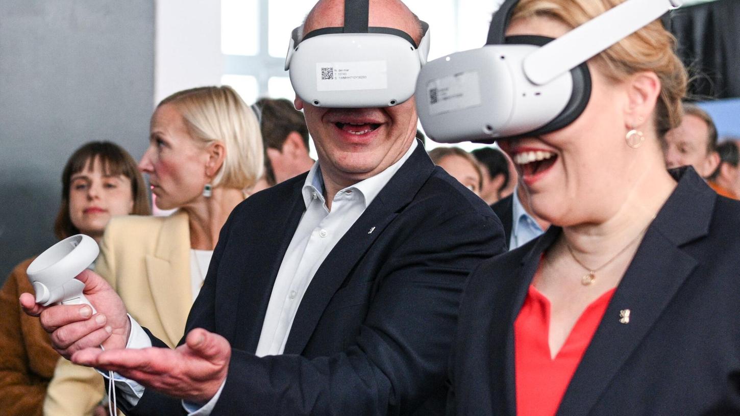 Berlins Regierender Bürgermeister Kai Wegner (CDU) und Wirtschaftssenatorin Franziska Giffey (SPD) sehen Berlin als wichtigsten Gaming-Standort Deutschlands. Berlins Regierender Bürgermeister Kai Wegner (CDU) und Wirtschaftssenatorin Franziska Giffey (SPD) sehen Berlin als wichtigsten Gaming-Standort Deutschlands.