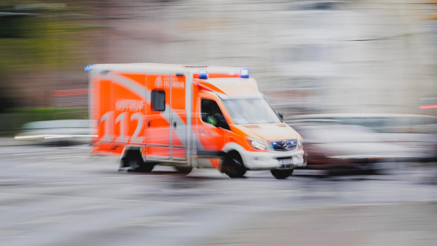 Die Frau wurde bei dem Vorfall lebensgefährlich verletzt. Die Frau wurde bei dem Vorfall lebensgefährlich verletzt.