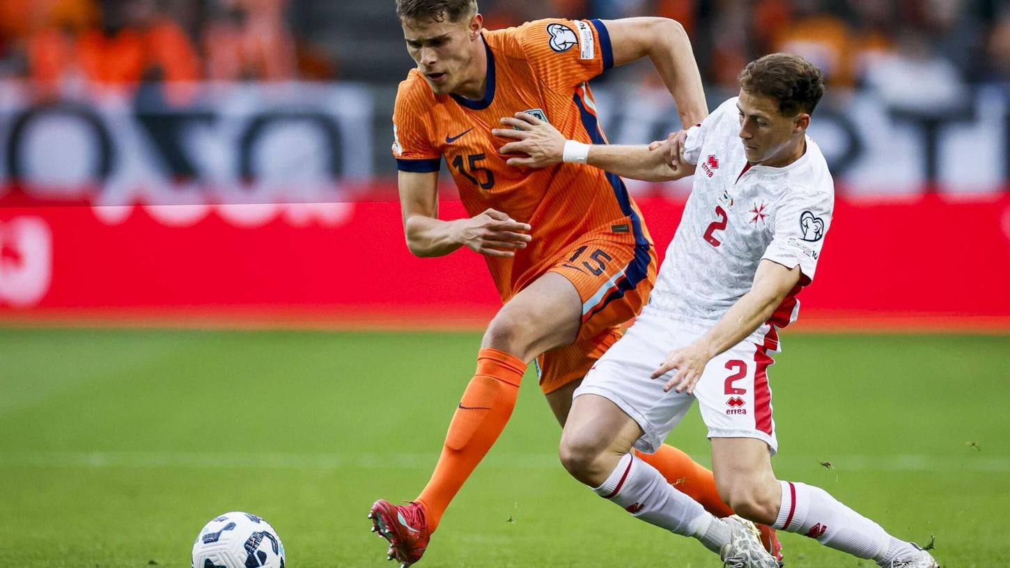 Micky van de Ven (links) zählte zu den zahlreichen Torschützen der Niederlande Micky van de Ven (links) zählte zu den zahlreichen Torschützen der Niederlande