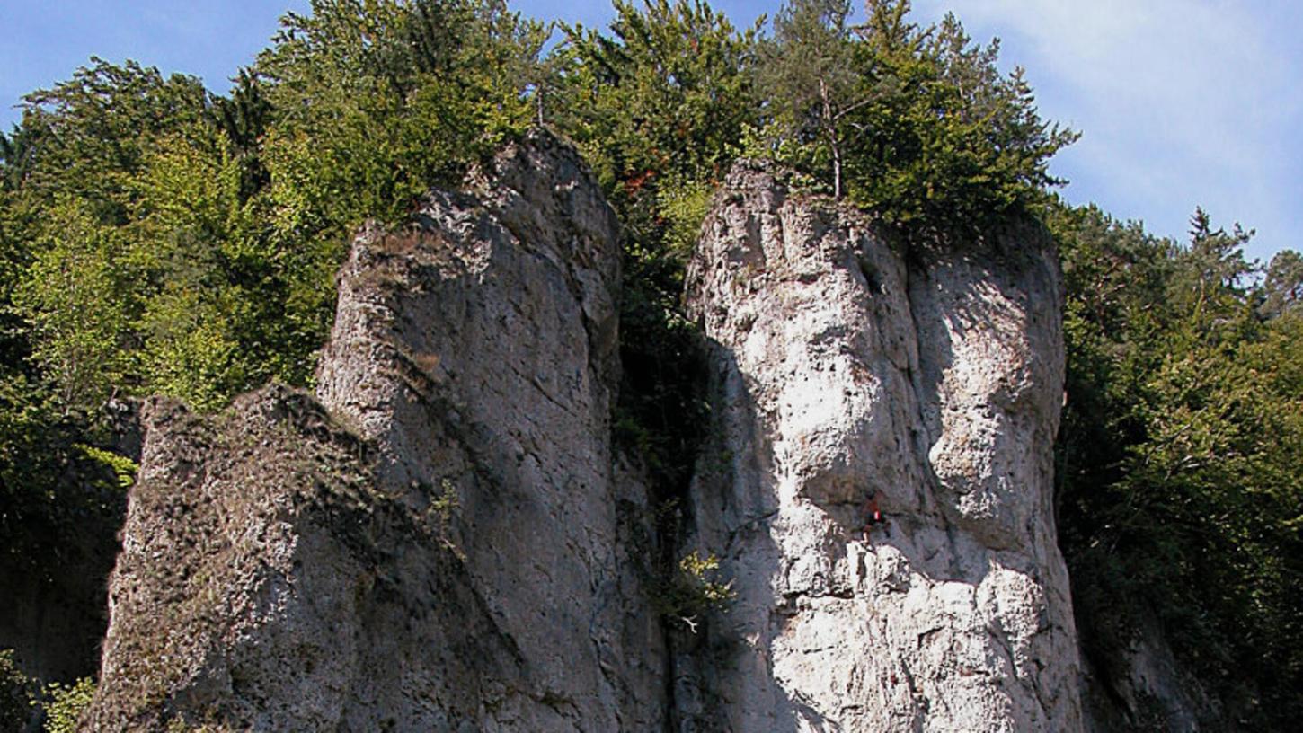 Hier am "roten Felsen" bei Rupprechtstegen passierte der Unfall. Hier am "roten Felsen" bei Rupprechtstegen passierte der Unfall.
